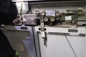 电梯开门关门声音有点大，看看怎么回事