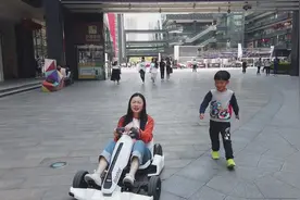 试驾小米九号卡丁车，感觉还是蛮爽的，能上路行驶就好了