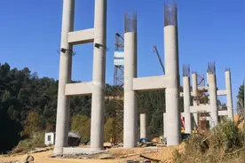 江西大山里修建高速公路，看完才知道什么是“逆天工程”，感动！视频封面