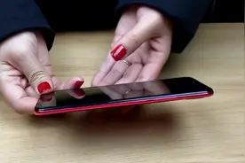 新买手机是先使用还是先充电？可惜很多人都做错了视频封面