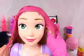 芭比染发技巧，芭比涂上漂亮的颜色，下一个芭比交给你来做