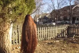 一头留了十年的柔顺秀发，随风轻轻一甩，看着真是太美了！