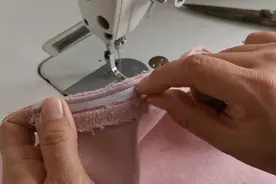 双面羊绒的缝制方法，缝一件衣服需要不少时间，做法其实很简单视频封面