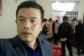 河南商丘农村村给小孩办满月酒。看看小孩姥姥盒子里面都有啥？