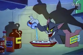 汤姆制作加料牛奶，杰瑞喝了牛奶却突然变身。