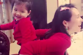 章子怡携醒醒出行无孕相 保姆车无儿童座椅太失责视频封面