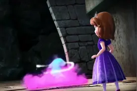 护身符里的公主被释放出来，苏菲亚的魔法项链瞬间变了颜色！