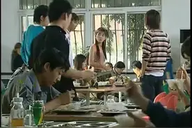 宇桐非《哈一下》，听到如此动感快节奏的音乐就想要跳舞，好听视频封面