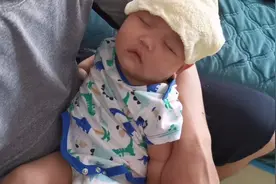 4个月宝宝咳嗽发烧，不吃药不打针增强免疫力，硬扛过程不忍看