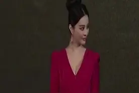 李晨范冰冰“我们”再度相会聚餐，分手后关系不减，被疑：炒作！视频封面