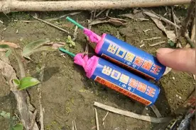 回忆童年乐趣春节放鞭炮，丢到水里炸出巨型水花，真是太好玩了视频封面