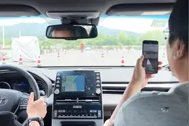 实测凯美瑞和亚洲龙谁的自动刹停功能更强？