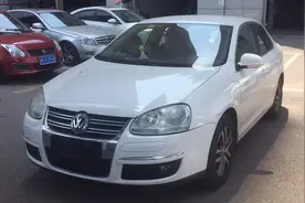 给大家看一个发动机不烧机油变速箱不顿挫的大众速腾1.6自动档。视频封面