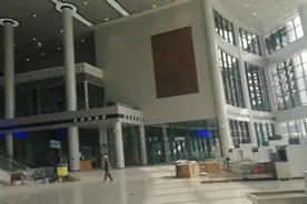 重庆北站南广场停车场下客区、出租车下客区到南北广场地下通道