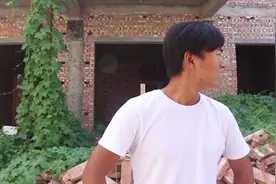 短剧：离婚第二天前妻和新男友送来一个袋子，打开袋子小哥哥哭了视频封面