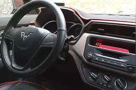 把天猫精灵安装到五菱神车音响里面去，神车瞬间就高大上了。