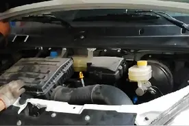 房车依维柯8AT自动档行车中的几个问题。视频封面