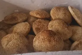 唐山特产吊炉烧饼，你们知道怎么制作的吗？家乡的味道！