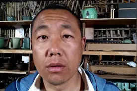 爱狗人士不等于爱心人士，有大爱的爱心人士，不会因为狗践踏人权