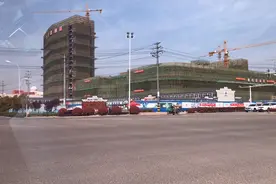 去合肥市办理汽车解押，出租车司机吐槽长丰县建筑设计，忍住不笑视频封面