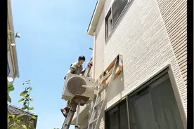 日本安装空调 高空安装竟然还有专门托举室外机的工具方便师傅