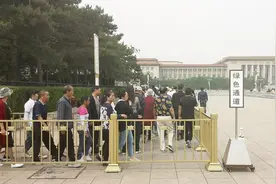 瞻仰毛主席纪念堂要想不排队走这个通道，好多人都不知道。