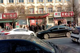 老师不让家长骑电动车进学校请各位家长支持理解视频封面