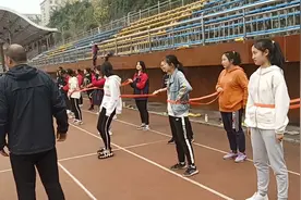 偶然机会看到名校体育老师上课视频封面