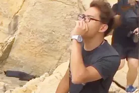 杭州失联女童父亲再次来到海边 对着大海大喊女儿名字视频封面