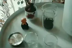老公不在家，媳妇重操旧业起来😍视频封面