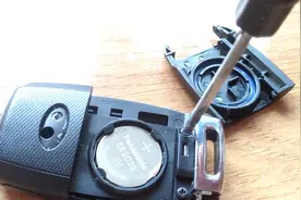 汽车钥匙  换电池   或者钥匙弹不出来，视频封面