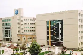 不是名字带“衡”就跟衡水中学有关系！这几个骗人的学校要看清视频封面