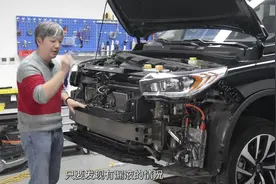 千万别用这辆车拖别人，小心防撞梁崩你一脸