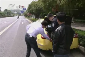 跟车的安全距离该怎么算？跟远了怕加塞，跟近了怕追尾，随机应变视频封面