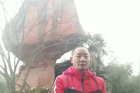 农村的石头，有人说像蘑菇，有人说像一个朝天的印，大家觉得呢视频封面