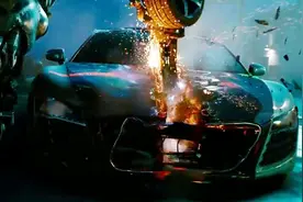 变形金刚上海大战，擎天柱霸气出场，在上海拍的这段太精彩了视频封面