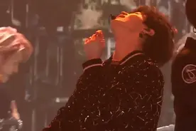 SuperM新曲《老虎》舞台公开！特效杠杠的，抖抖抖抖抖视频封面