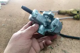 摩托车化油器怠速不稳，只要疏通这个小孔就能恢复正常视频封面