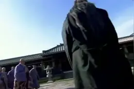 扫地僧辈分有多高，一说出法号，十多位高僧直接下跪！视频封面