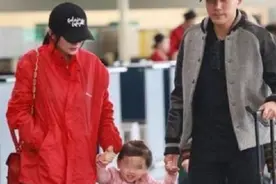 杨幂和父亲返港陪小糯米庆生，温馨和睦，用行动破争夺抚养权传闻视频封面