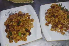 粗粮馆菜品：五花肉炒大豆瓣，一道销量很不错的菜品