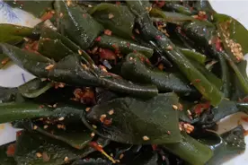 买了三块钱的海带结，拌了一盘酸辣爽口的减肥菜，超级下饭