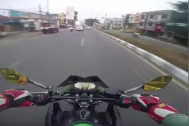 川崎 Z800 硬生生开出了超跑的味道 降档补油声音真好听视频封面
