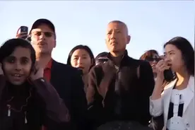 给你们看看白天放的黑烟花