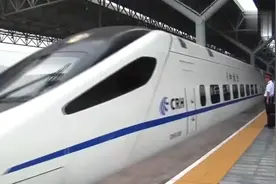 火车为什么会鸣笛，声音的长短代表不同的含义，视频封面