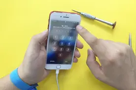 iPhone插充电器不能充电，不显示充电标志，测电压定故障点视频封面
