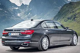 宝马7系都什么层次的人在开？这车开着丢人吗？