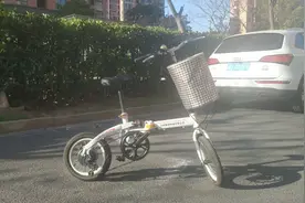 在咸鱼上五十元淘的折叠可变速自行车，而且是名牌，感觉蛮值的