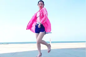 美女小姐姐海边热舞，一曲NONONO跳的活力四射，青春洋溢真好看视频封面