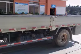 国五4米2来年检，栏板一拆年检轻松搞定。视频封面